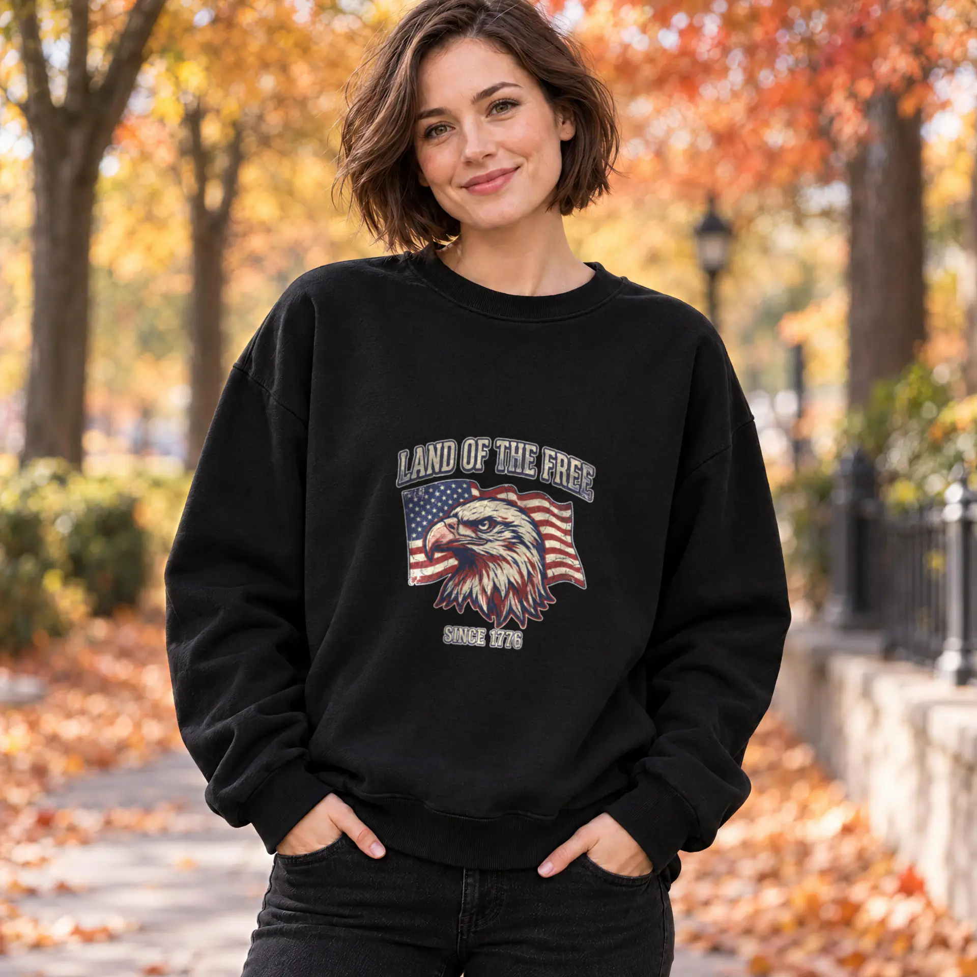 Land of the Free Crewneck in black — view 2